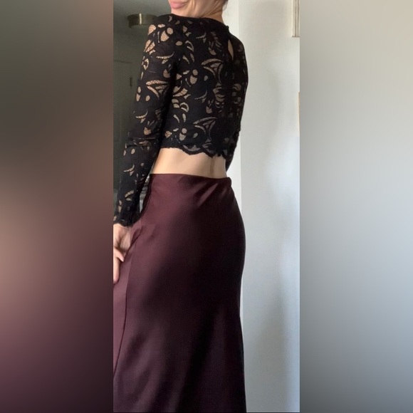 H&M Tops - Elegant Black long sleeves crop Lace Top